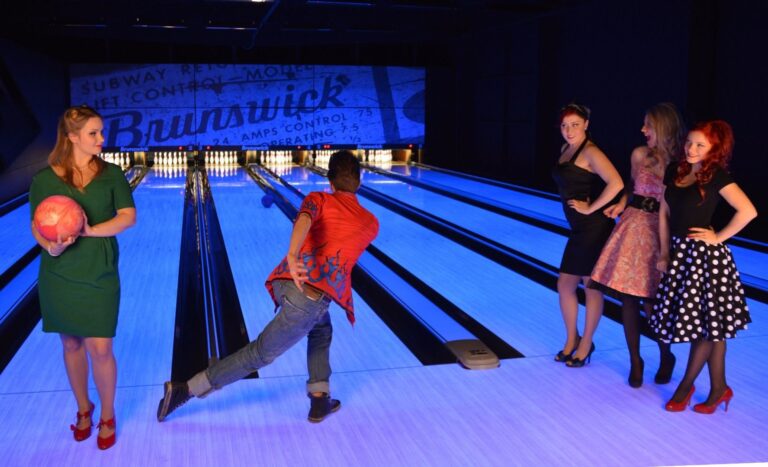 f24_bowling keilaus