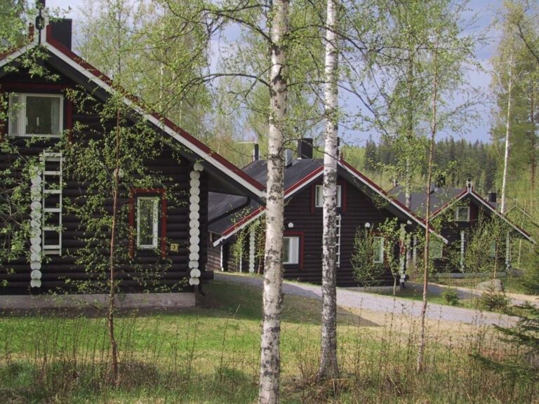 ulkokevat-2 kevät mökki
