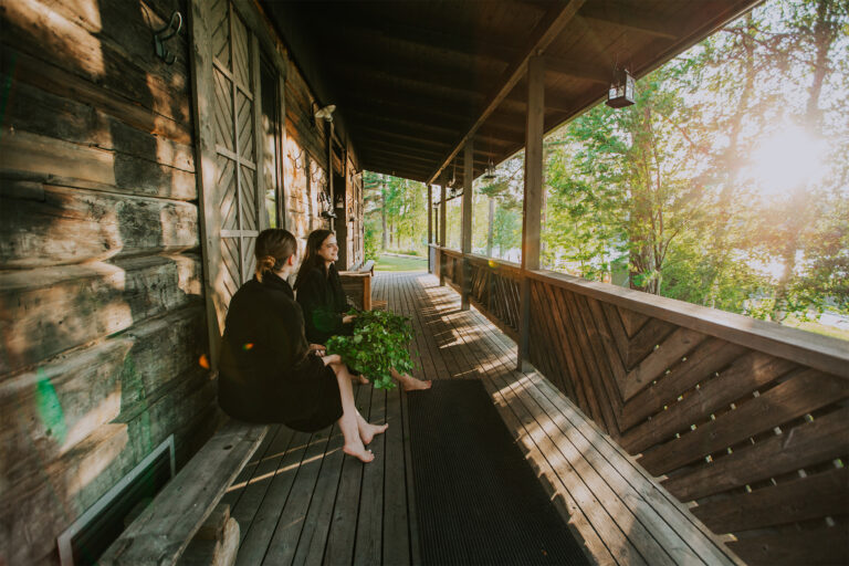 girls on saunaterrace